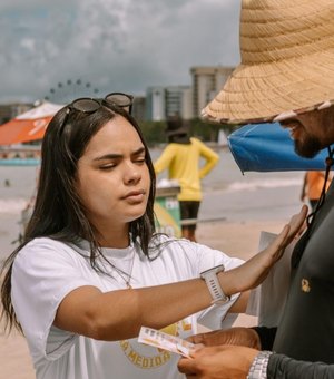 Campanha alerta trabalhadores da Orla de Maceió sobre os riscos do sol nos lábios