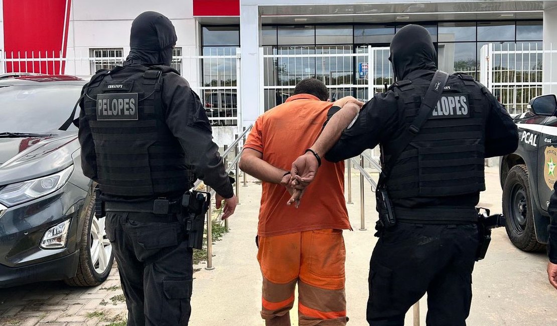 Homem é preso com maconha, cocaína e balança de precisão em Delmiro Gouveia