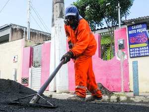 Prefeitura de Maceió realiza serviços de recuperação de vias nesta quarta (07) 