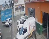 Carro e caminhão colidem durante manobra para acessar rua em Arapiraca