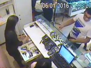 Vídeo mostra suspeito de estelionato na mira da PC