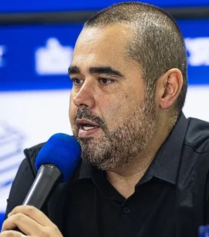 CSA anuncia lateral Kaike como novo reforço e confirma permanência de Robinho para 2026