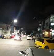 Ruas do bairro Farol, em Maceió, recebem iluminação em LED
