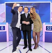 Silvio Santos analisa namoro de Fátima Bernardes e critica: 'ela está velha'