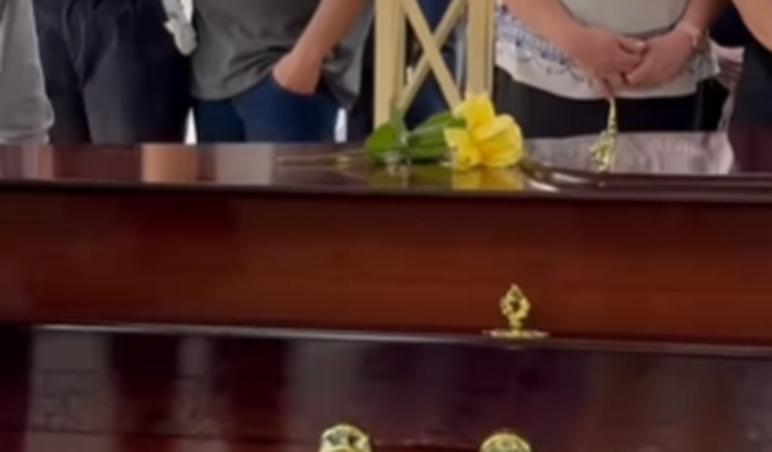 Comoção e revolta marcam enterro de jovem morta durante tentativa de venda de drone em São Paulo