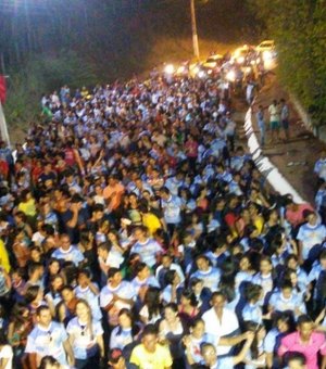 Arrastão católico reúne mais de duas mil pessoas em Limoeiro