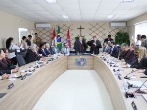 Lean Araújo toma posse e inicia novo mandato à frente do Ministério Público de AL
