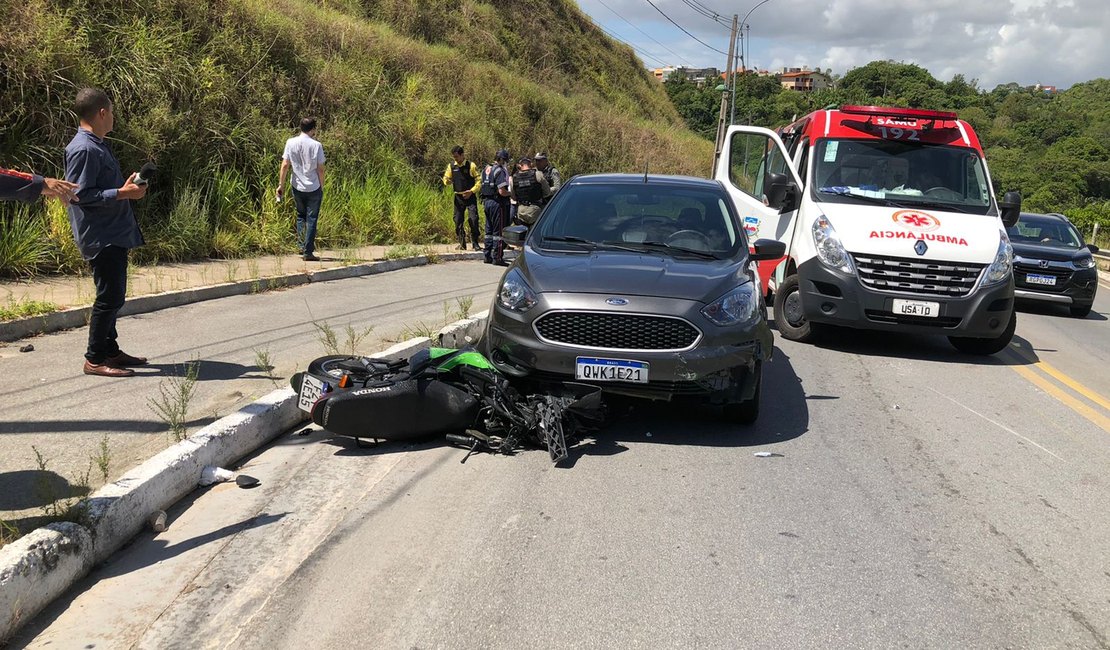Jovem morre em acidente envolvendo carro e moto na Av. Pierre Chalita