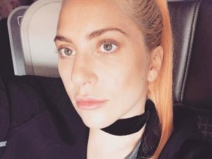 Lady Gaga abre o jogo sobre se sentir 'feia' quando está sem maquiagem