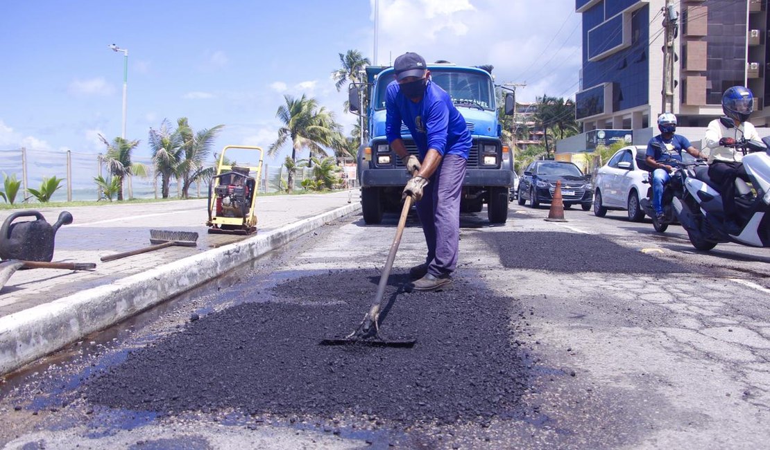 Operação tapa-buraco contempla mais seis bairros de Maceió