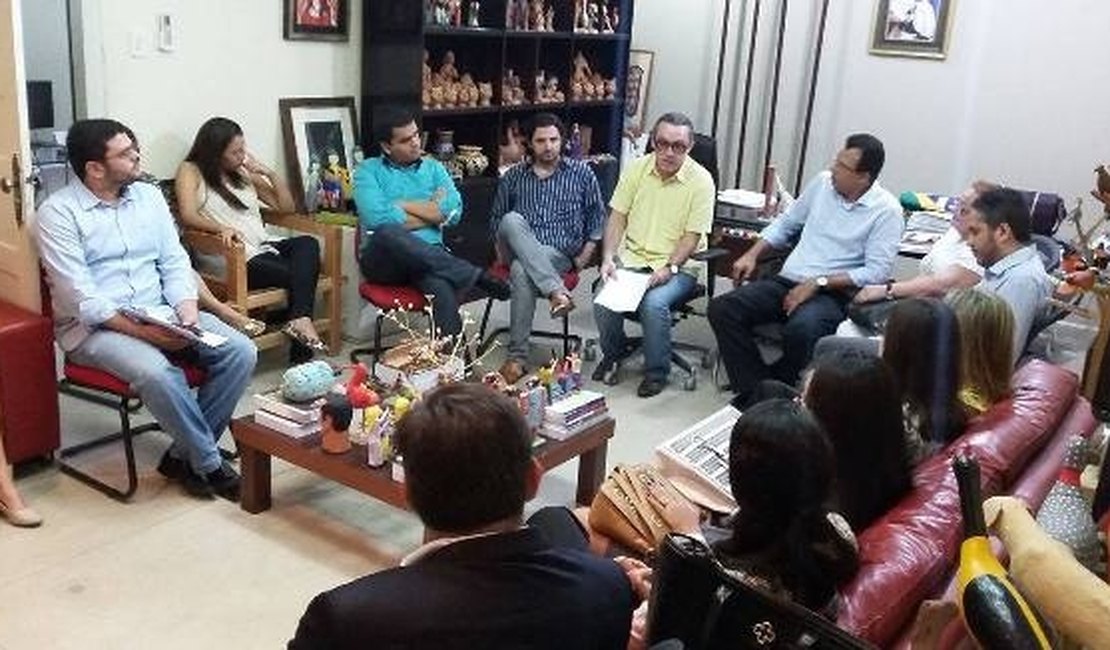 Sete novos professores são empossados na Uneal