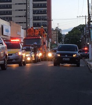 Corpos de PMs são liberados e seguem em cortejo para Pernambuco