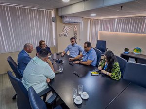 Deputado Alexandre Ayres cobra solução da BRK para falta de água em Marechal Deodoro