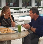 Eliana exibe entrevista com Antonio Banderas, que conta suas intimidades