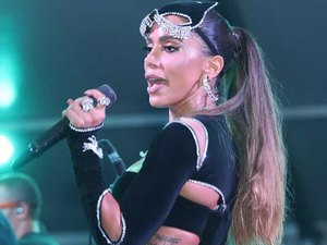 Anitta passa mal durante show e não termina apresentação no Rio