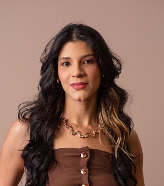 Muito além da maquiagem: a trajetória de Karolina Lamour e a força do empreendedorismo que transforma vidas