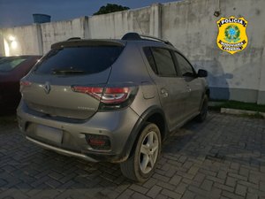 Foragido da Justiça por homicídio é preso conduzindo carro clonado em Rio Largo