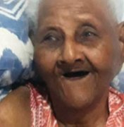 Idosa de 103 anos com sintomas de Covid-19 morre esperando por vaga