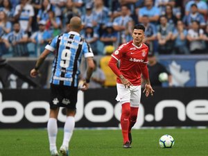 Grêmio derrota Inter em clássico e vence a terceira seguida
