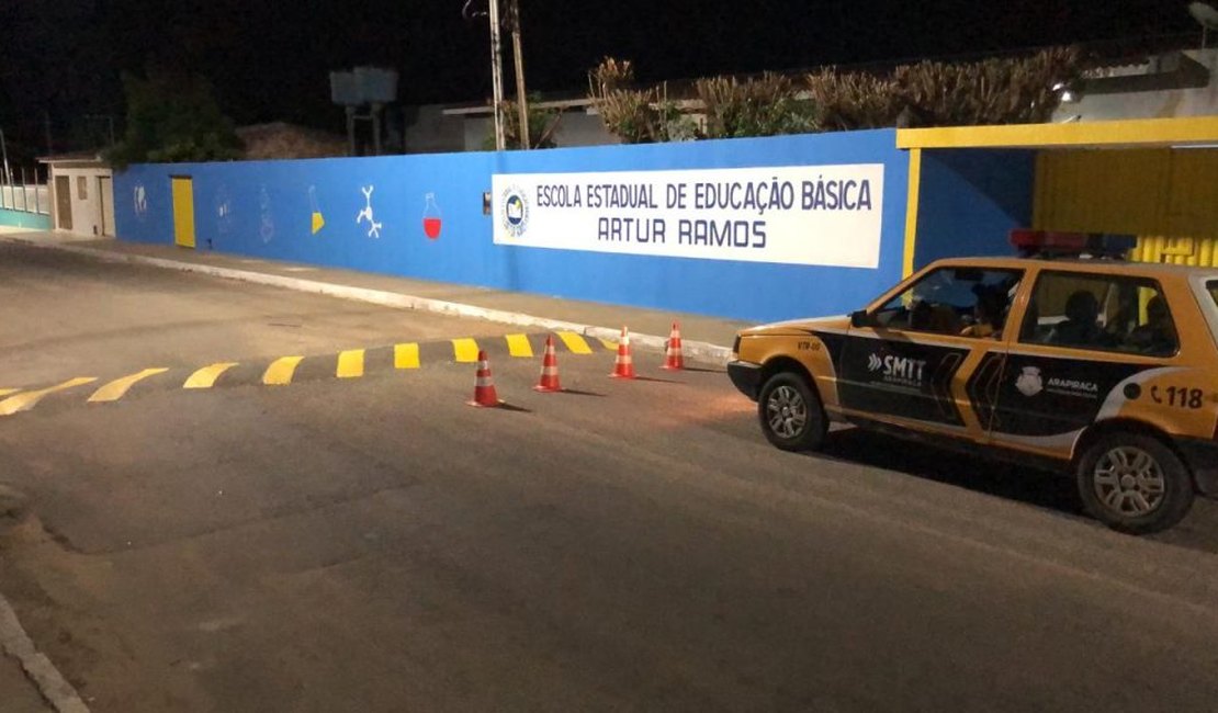 SMTT realiza manutenção de faixas de pedestre e redutores de velocidade