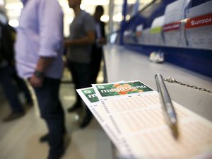 Mega Sena pode pagar hoje R$ 3 milhões