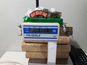 Jovem é preso com seis quilos de maconha, cocaína e balanças de precisão