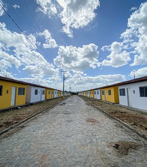 Prefeito anuncia entrega de casas populares em Matriz de Camaragibe