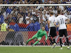 França vence a Alemanha por 2 a 0 e está na final da Eurocopa