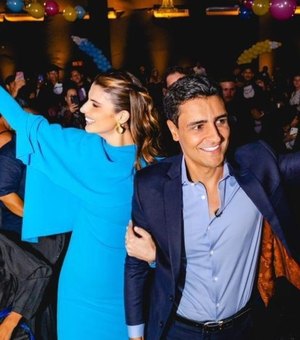 Maceió abraça o mundo: em Londres, JHC e Marina Candia recebem estudantes da rede municipal para intercâmbio histórico