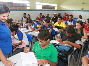 Monitores da educação devem realizar protesto em frente ao Cepa, em Maceió