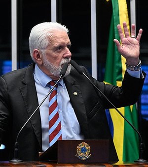 Jaques Wagner deixa liderança do governo no Senado após conversa com Lula