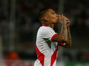 Corinthians negocia retorno de Paolo Guerrero