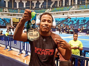 Alexandre Negão se prepara para o Sul-Americano da IBJJF com kimono após título no Rio de Janeiro
