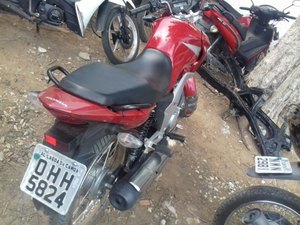Populares encontram moto em plantação de macaxeira