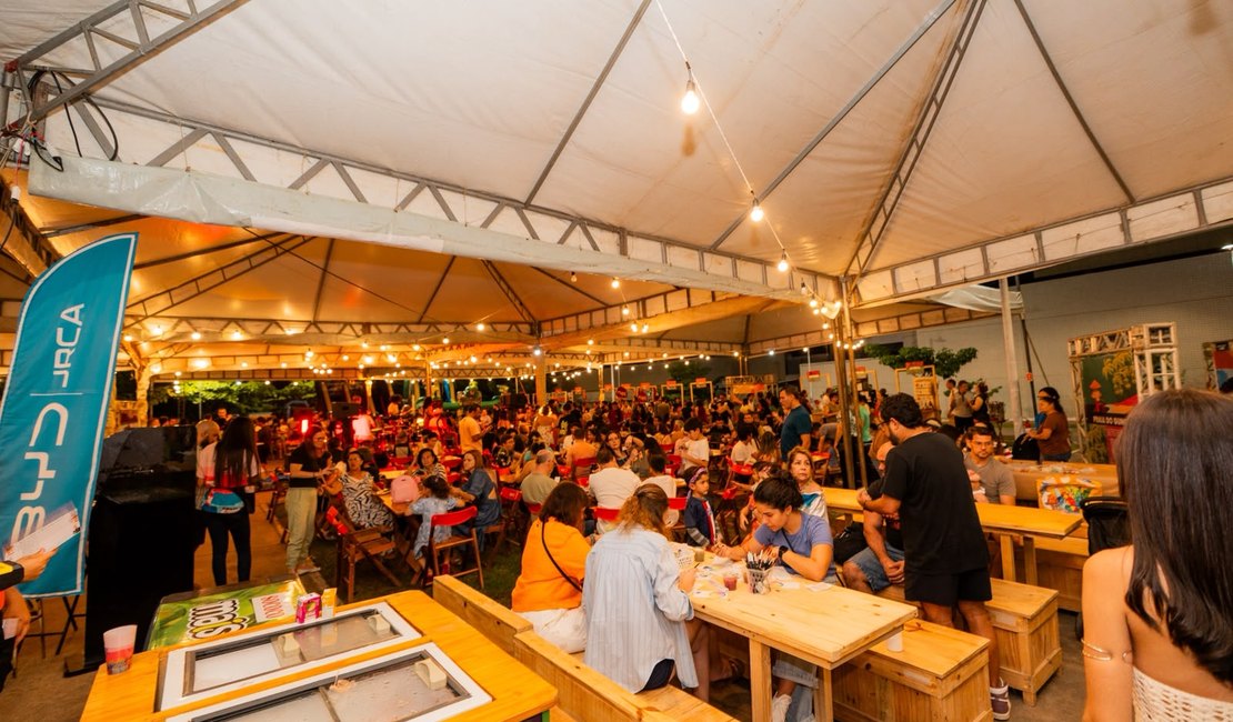 Festival Alagoaníssimo reúne gastronomia, música e artesanato em Maceió