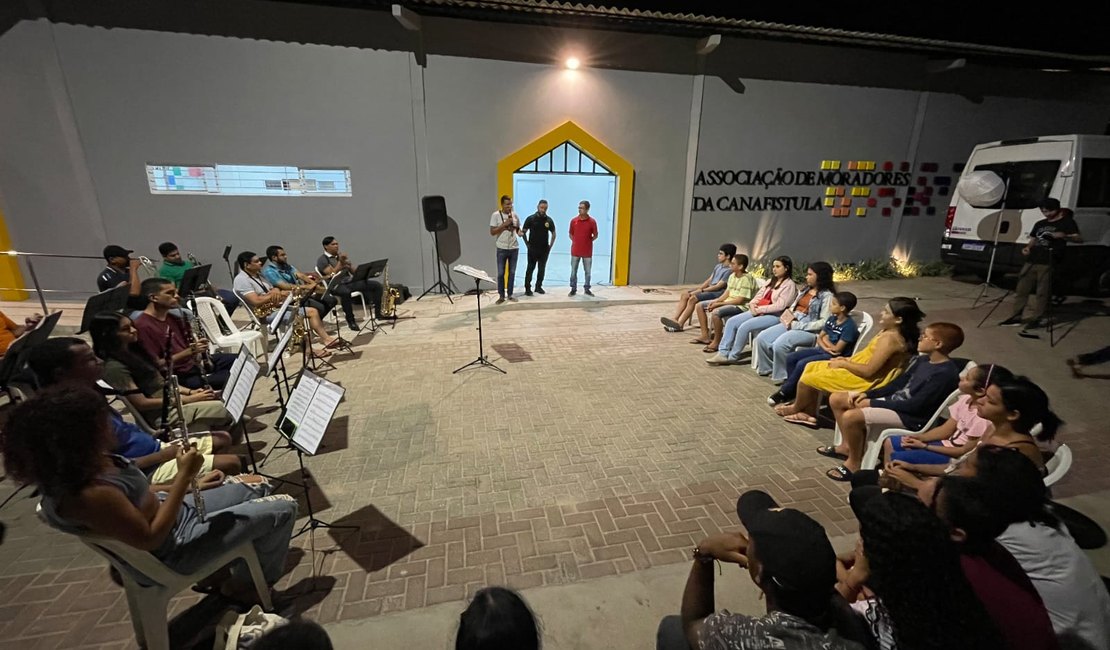 Associação de moradores do bairro Canafístula oferta 50 vagas para aula de música instrumental