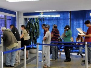 Primeira parcela do 13º salário começa a ser paga hoje a beneficiários do INSS