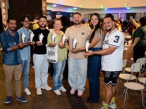 Grupo teatral 'Camboio de Doido' é destaque nacional após receber prêmios em festivais