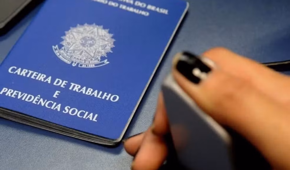 Desemprego fica em 5,6% em agosto e repete mínima histórica