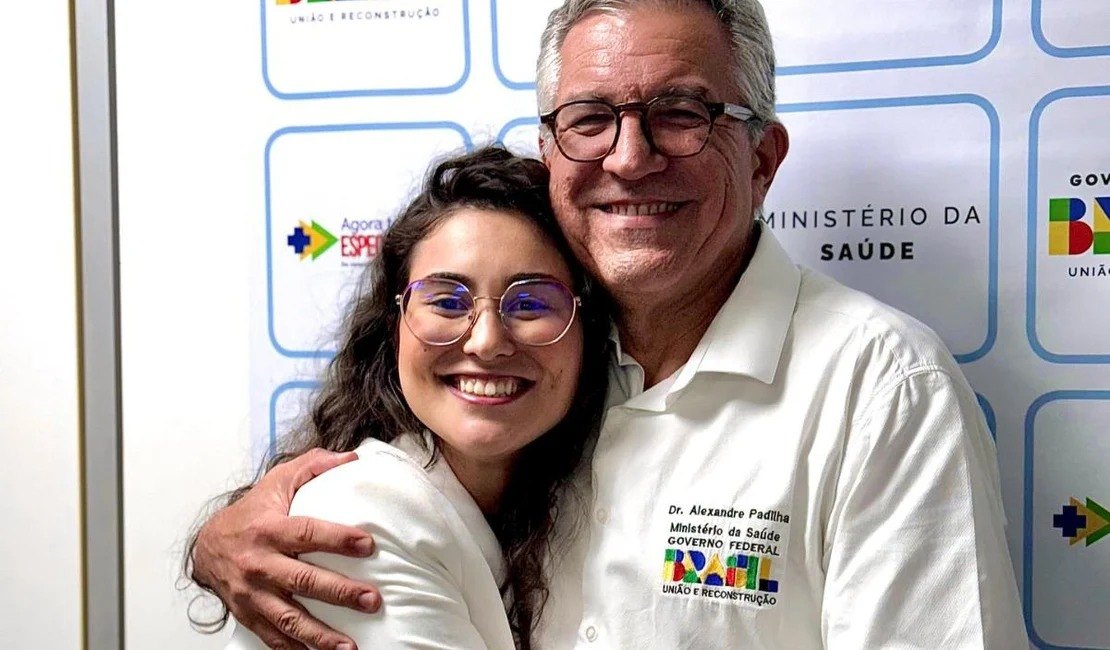 Teca Nelma recebe apoio de Eduardo Suplicy e Alexandre Padilha