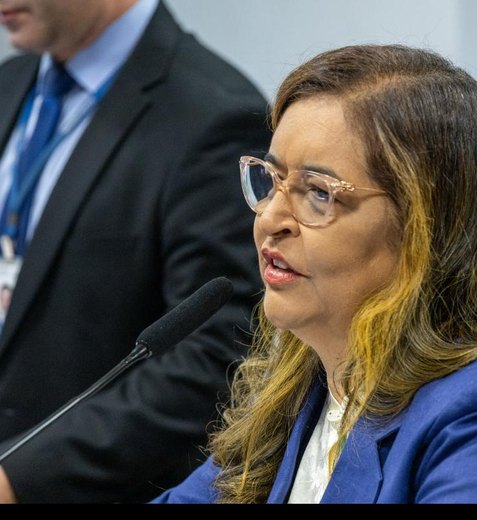 Senadora Eudócia Caldas comemora vacinação contra o câncer no Reino Unido