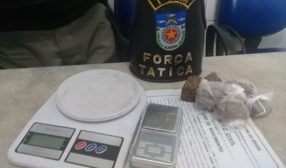 Homem é preso por tráfico na 'Favela do Peixe', no Trapiche