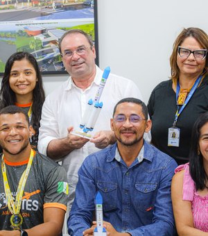 Prefeito Luciano parabeniza estudantes vencedores da Jornada Brasileira de Foguetes