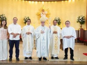 Prefeito Luciano acompanha missa das festividades do  Santíssimo Redentor