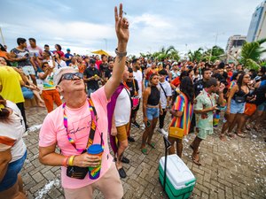 12ª Marcha Contra a LGBTfobia de Maceió desfila alegria e diversidade