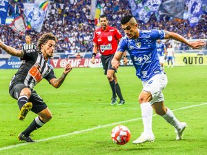 Cruzeiro larga na frente do Atlético e fica a um empate do título Mineiro