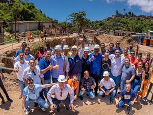 JHC apresenta a vereadores e lideranças avanço das obras do Renasce Salgadinho