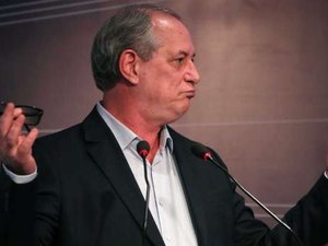 Ciro chama Bolsonaro de ‘nazista filho da p***’ durante discurso