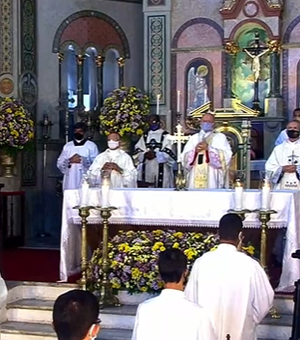 Com público reduzido, católicos celebram festa da Padroeira de Maceió