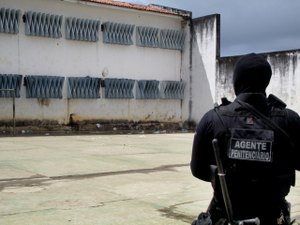 Agentes penitenciários terão bolsa para qualificação